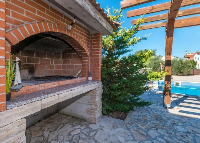 Ema With Pool Vikendica *