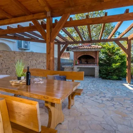 Ferienhaus Ema With Pool *