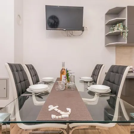 Ema With Pool Сasa de vacaciones Biograd Na Moru